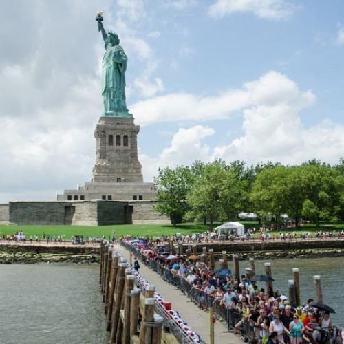 گردشی برای دیدار با مجسمه آزادی در نیویورک