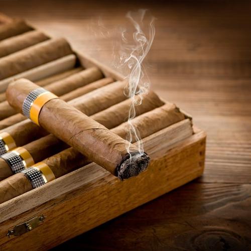 سیگار برگ کوبایی، نماد این کشور