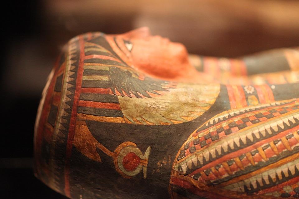 چرا و چگونه مصری ها مردگان را مومیایی میکردند؟