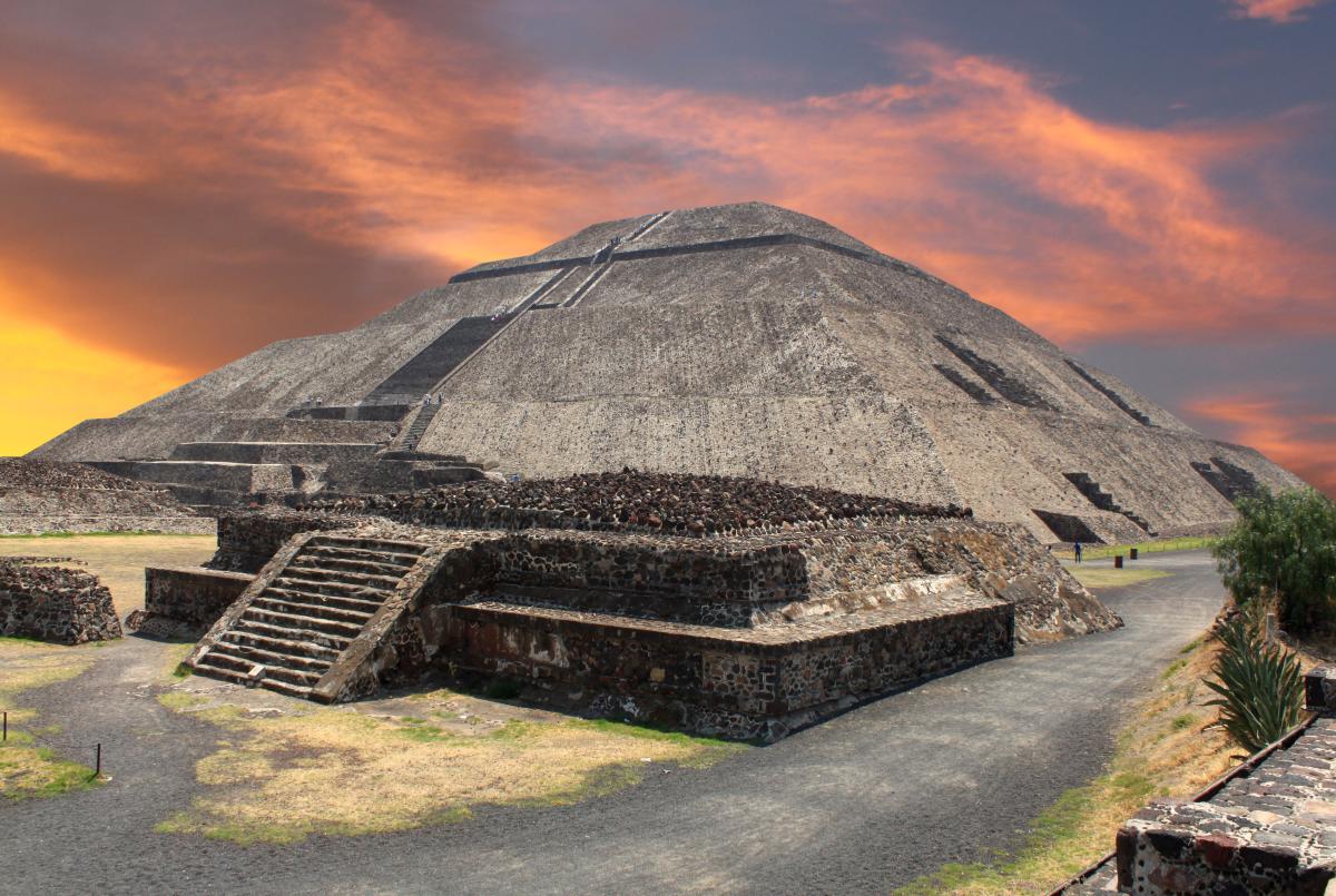 آثار باستانی هرم خورشید و ماه در مکزیک