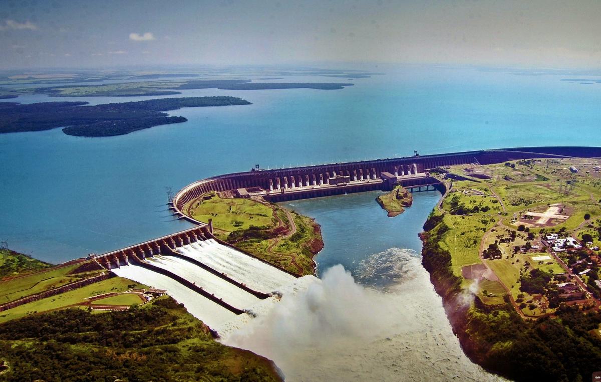 سد ایتایپو (Itaipu Dam) برزیل از عظیم ترین سازه های ساخت بشر