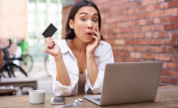 اشتباهاتی در استفاده از کارت اعتباری، که رتبه اعتباری شما را کاهش میدهد