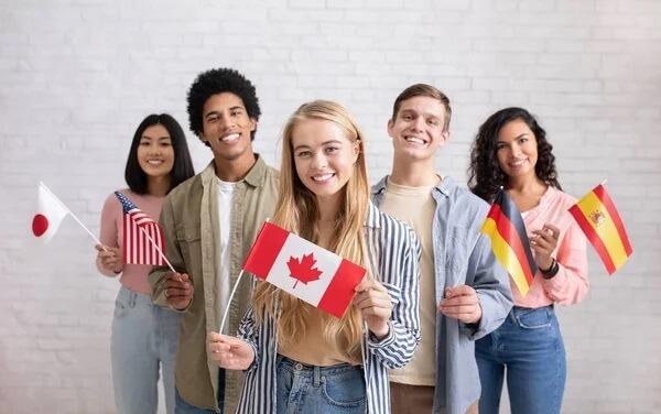 بررسی عملکرد تحصیلی دانشجویان در کانادا
