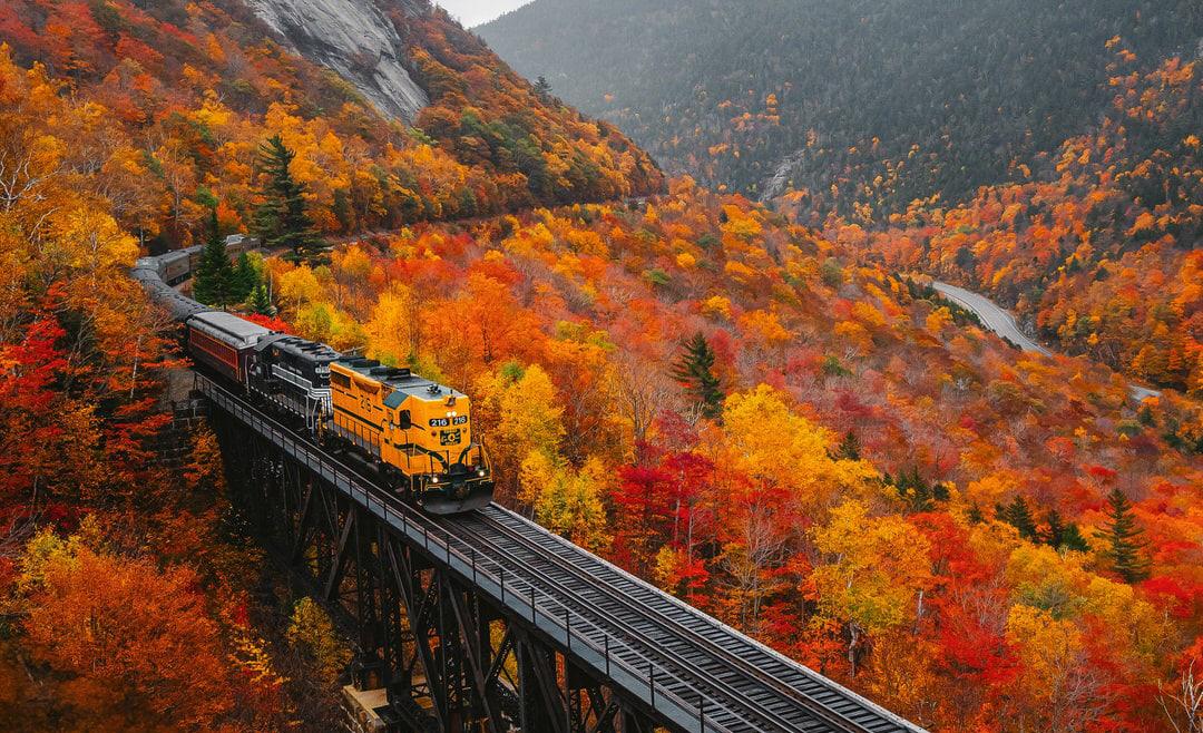 10 مکان برتر برای تماشای رنگ های پاییزی (و زمان دقیق سفر)