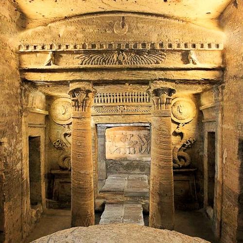 کاتاکومب های کوم الشقافه: گوهری از تاریخ و هنر در قلب اسکندریه