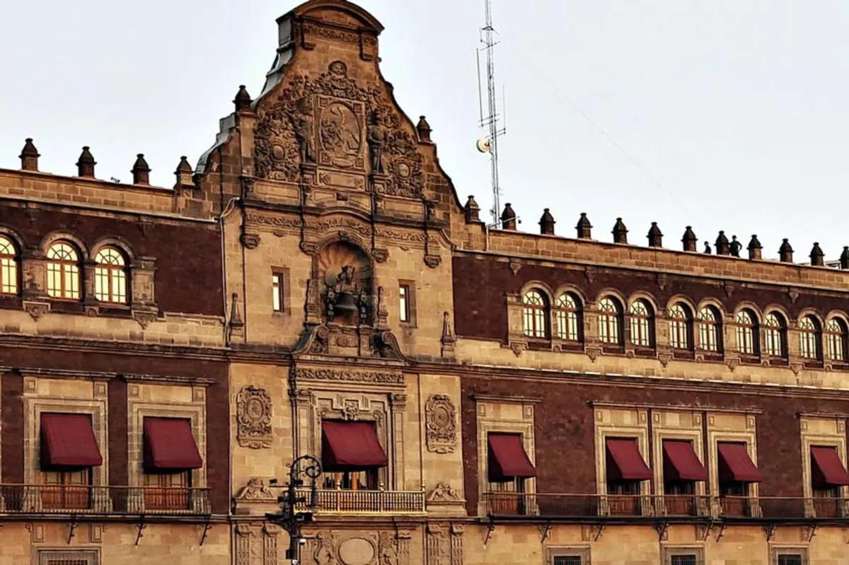 کاخ ملی مکزیک: گنجینه ای از تاریخ و هنر در قلب مکزیکوسیتی